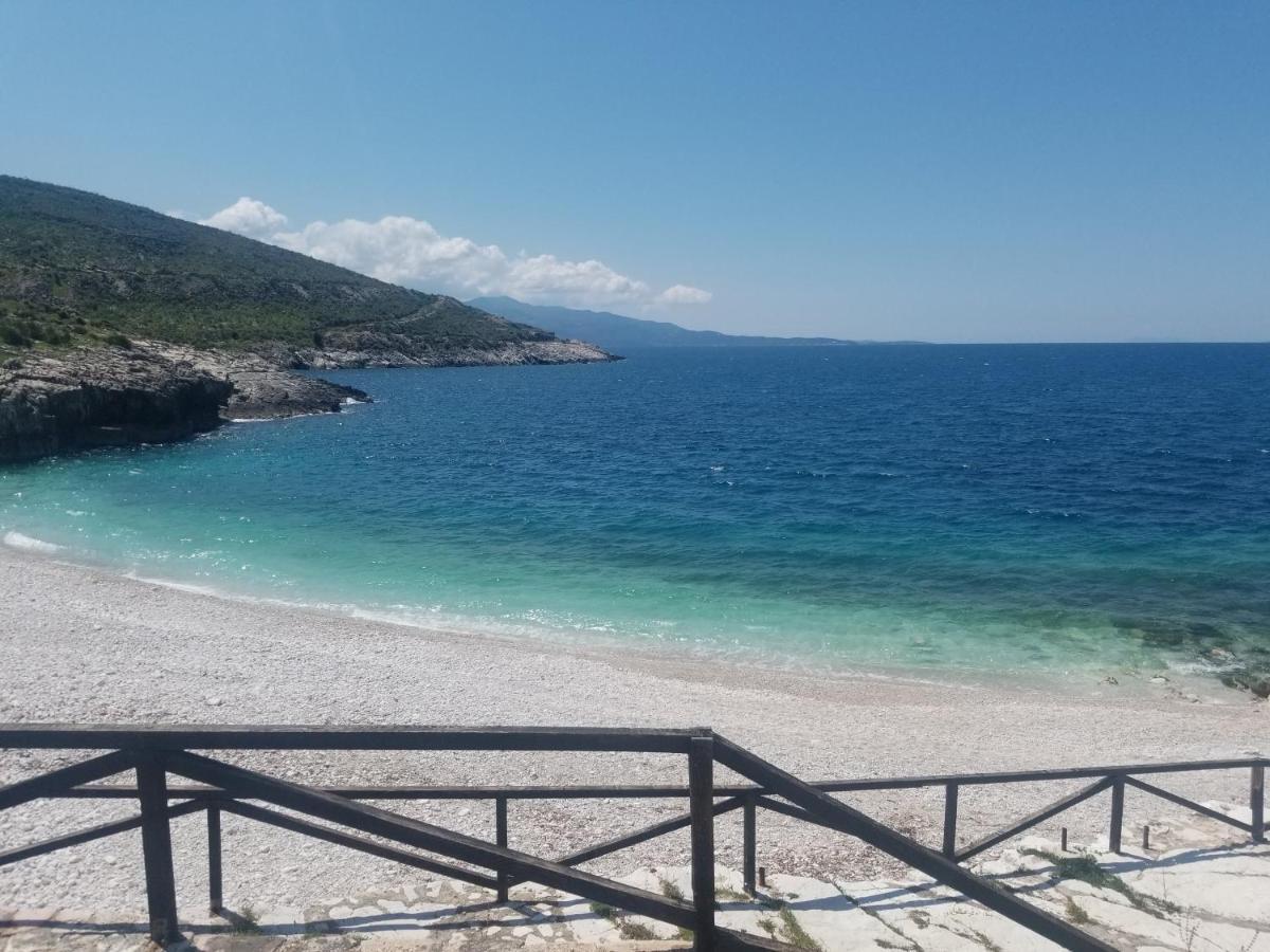 Vila Sulozeqi Appartement Sarandë Buitenkant foto