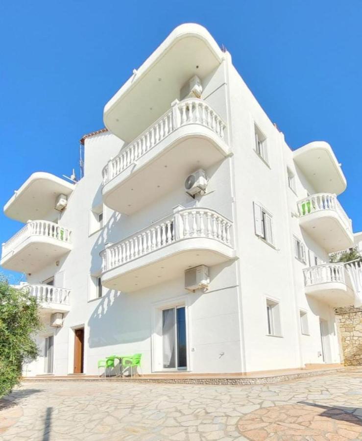 Vila Sulozeqi Appartement Sarandë Buitenkant foto