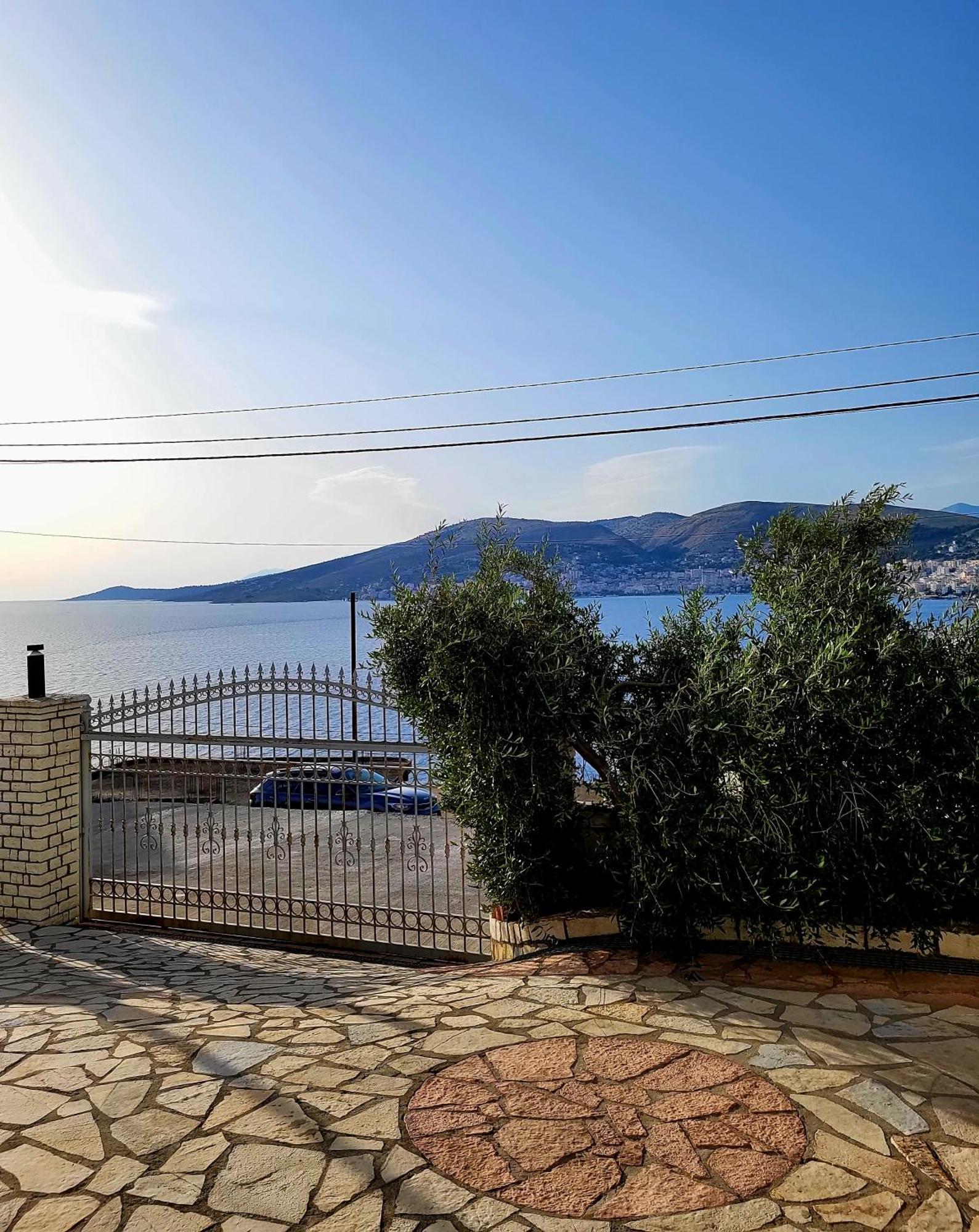 Vila Sulozeqi Appartement Sarandë Buitenkant foto