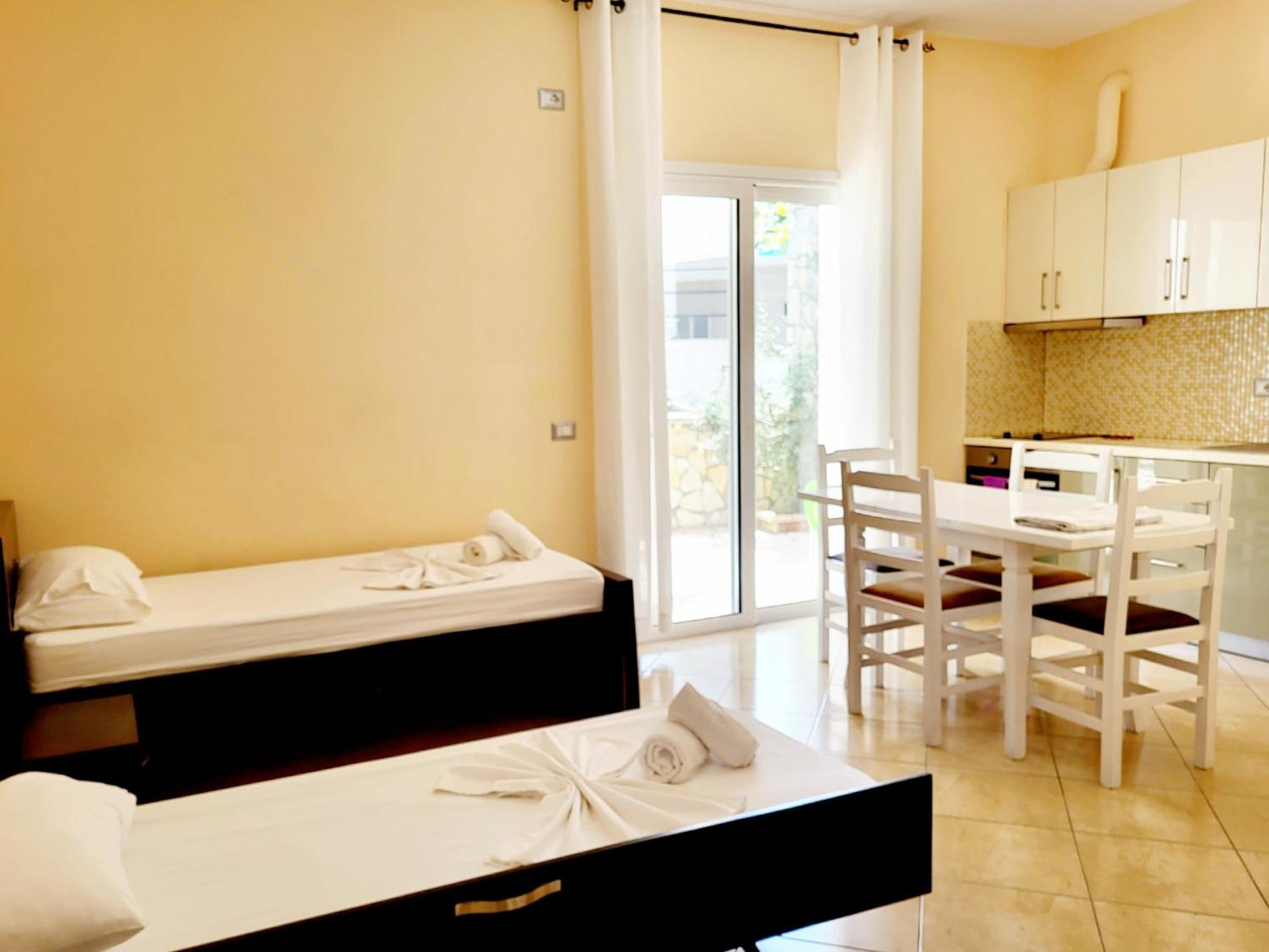 Vila Sulozeqi Appartement Sarandë Kamer foto