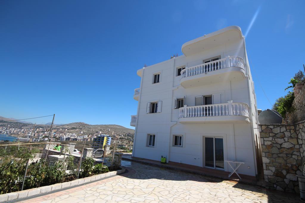 Vila Sulozeqi Appartement Sarandë Buitenkant foto